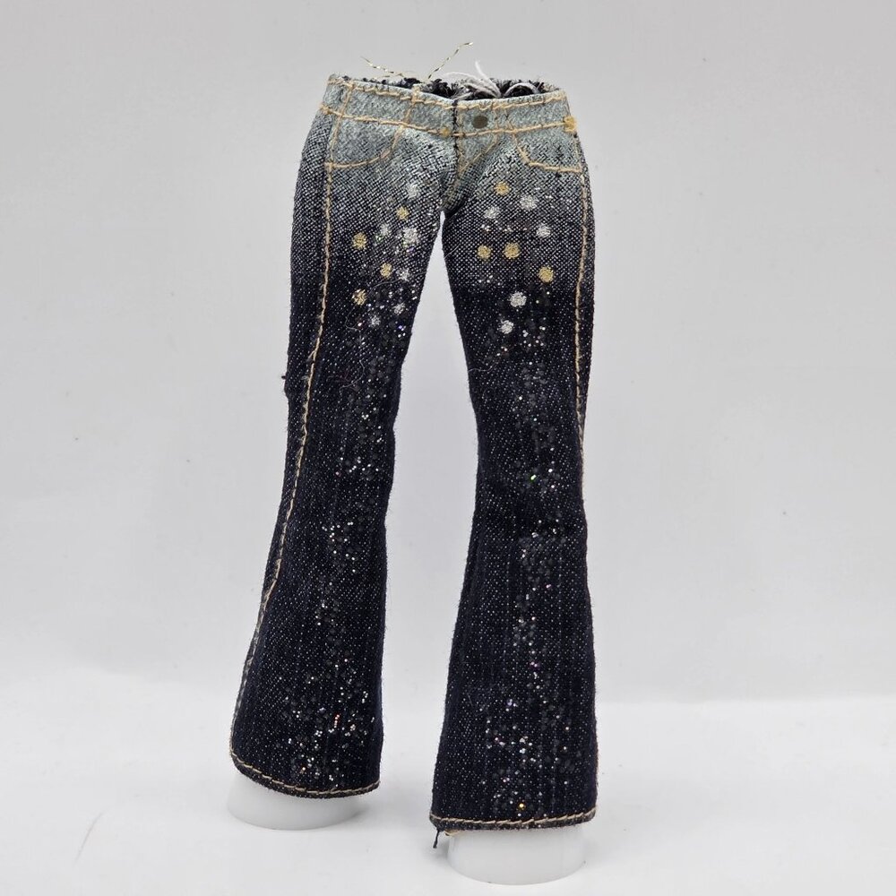 Bratz Passion 4 Fashion Wave 1 Yasmin Doll Jeans